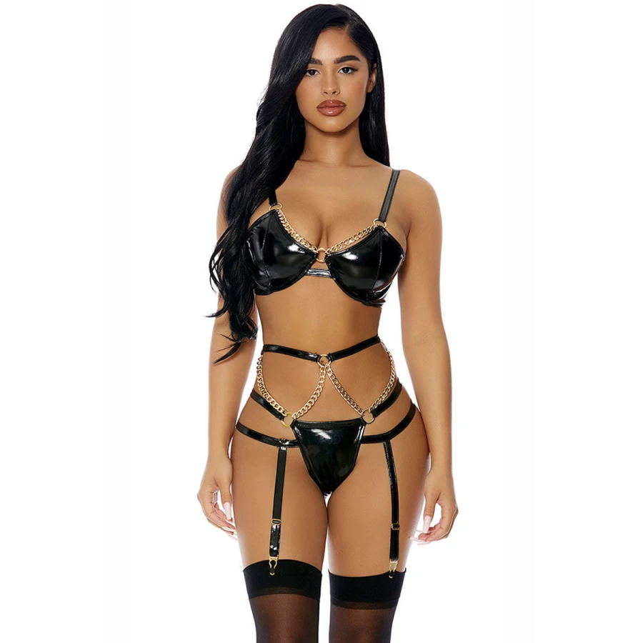 Ensemble wet look noir J Lingerie sur mannequin, soutien-gorge et jarretelles avec chaînes — photo L’Éveil des Sens Ensemble wet look noir J Lingerie sur mannequin, soutien-gorge et jarretelles avec chaînes — photo L’Éveil des Sens